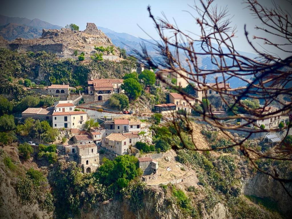 La Casina Di Venere Hotel Savoca Exterior foto